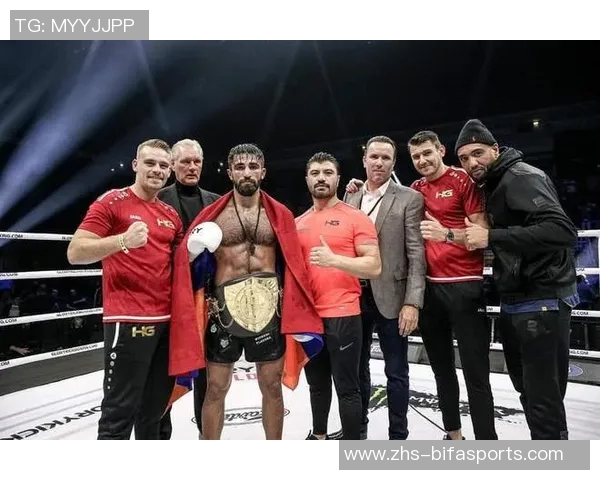 星当与雅桑克莱巅峰对决谁能笑到最后引发拳迷热议